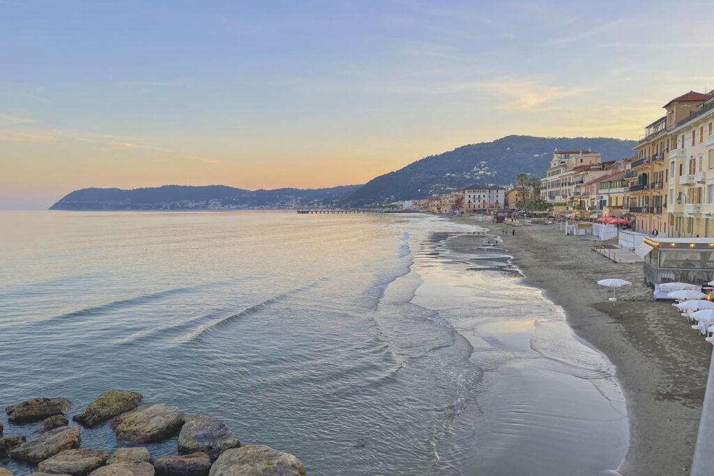 Alassio la baia le spiagge Riviera delle Palme Liguria