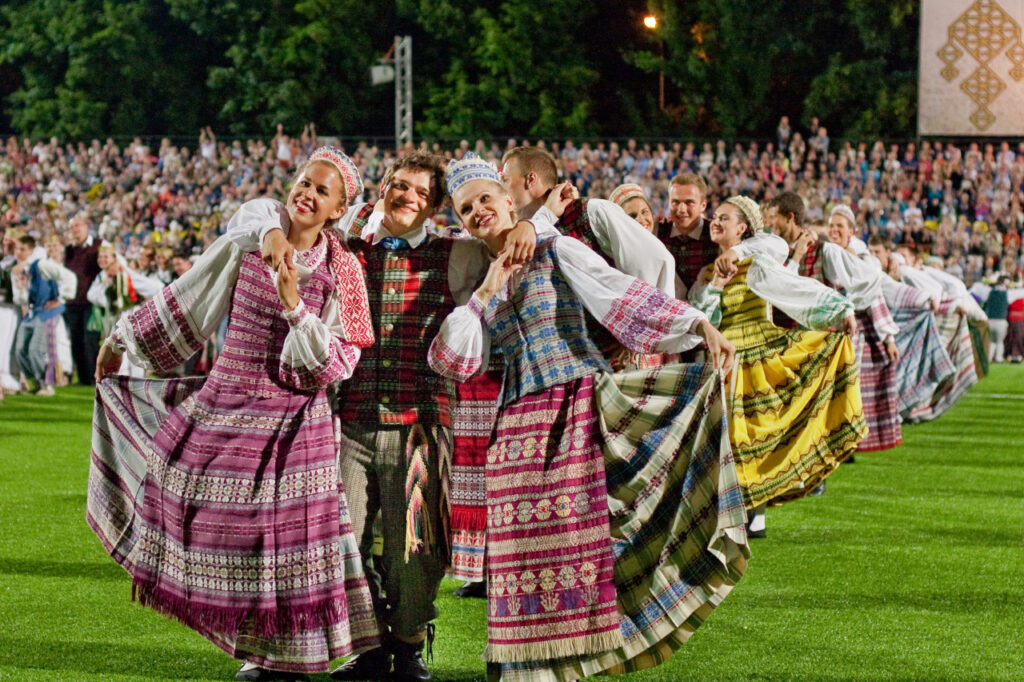 Lithuanian Song Celebration. A vilnius 100 anni di canti e tradizione