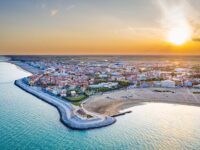 Veneto Caorle town and beach (© mdworschak Adobe Stock)