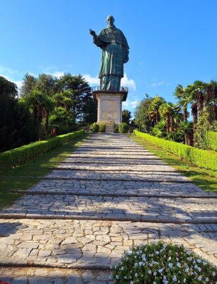 Novara Arona Statua di San Carlone