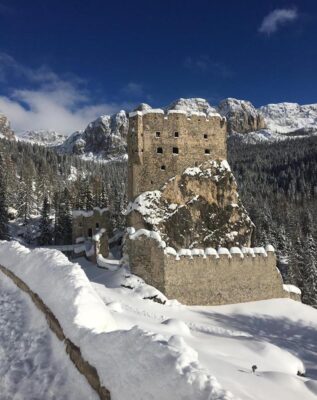 Neve Arabba Marmolada Castello di Andraz