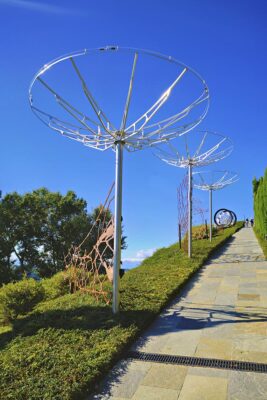 Creativamente Roero Guarene Parco d'Arte Sandretto Re Rebaudengo - Flat Earth Visa antenne paraboliche