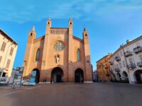 Alba Duomo Cattedrale san Lorenzo