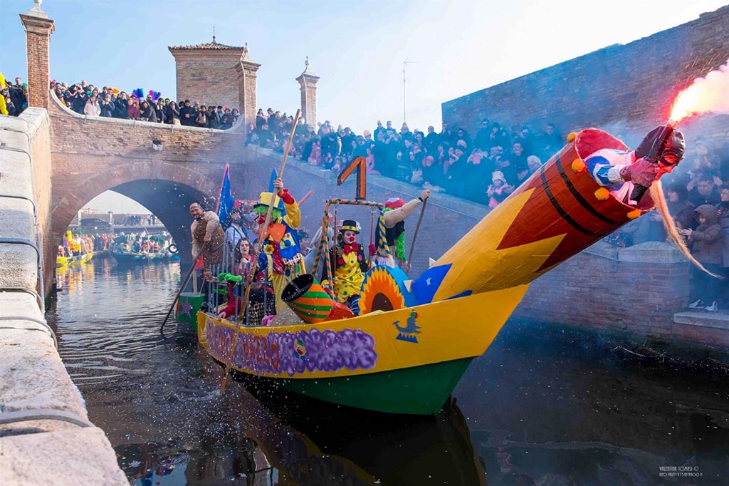 Carnevale 2025 sull'acqua Comacchio