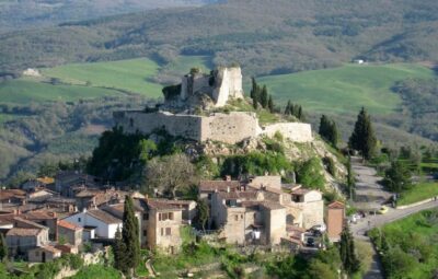 Pasqua Castiglione d'Orcia Rocca Aldobrandesca