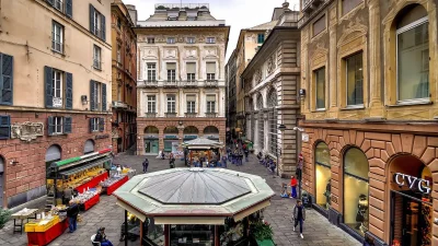 Liguria Genova loggia dei mercanti da piazza banchi