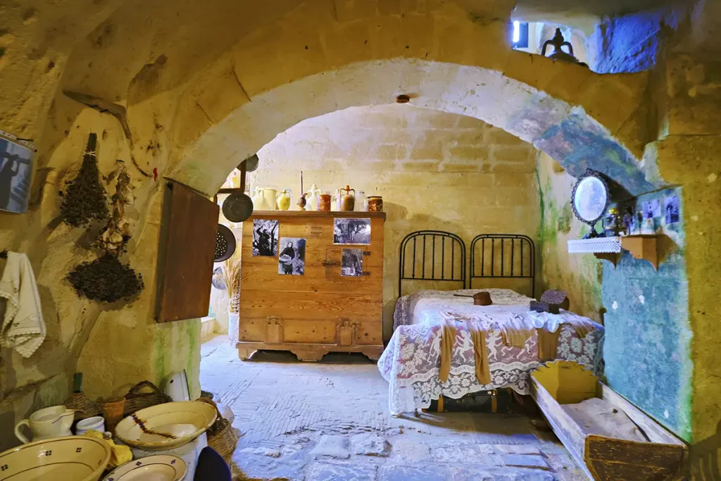 Basilicata Matera casa grotta