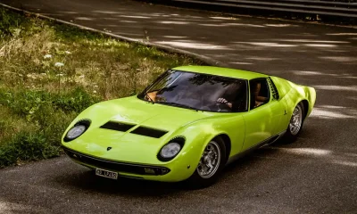 Lamborghini Miura P400 fari con le ciglia Supercar