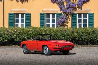 Alfa Romeo spider “Duetto”: una leggenda nata 60 anni fa 2 Alfa Romeo 1600 Spider Duetto, prima serie vista da dietro