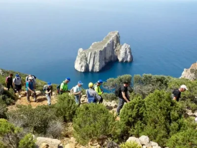 La Sardegna che fa sognare: avventure, escursioni, tradizioni millenarie 3 Sardegna, Supramonte, Cista Smeralda, Golfo di Orosei, Villasimius, Penisola del Sinis, Barbagia,