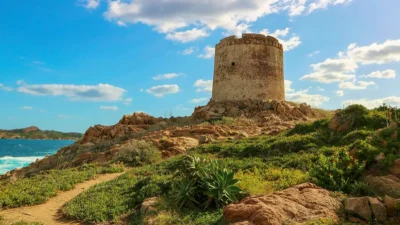 La Sardegna che fa sognare: avventure, escursioni, tradizioni millenarie 5 Sardegna, Supramonte, Cista Smeralda, Golfo di Orosei, Villasimius, Penisola del Sinis, Barbagia,