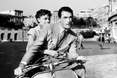 Vespa: 80 anni di mito in viaggio tra cinema, libertà e Made in Italy 1 Vespa icona del Made in Italy, itinerari in Vespa, raduni Vespa, viaggiare in Vespa