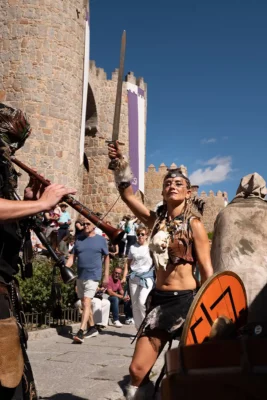 Ávila e il Viaggio nel Tempo: la Magia del Mercado de Las Tres Culturas 18 Ávila Giornate Medievali, Mercado de las Tres Culturas 2026, Feste medievali Spagna, Mura di Ávila UNESCO,
