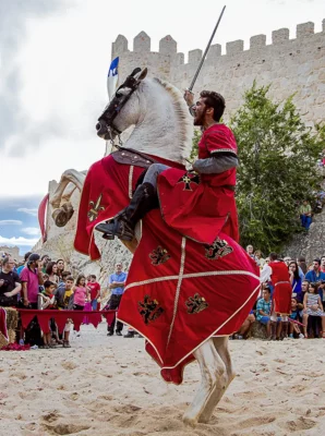 Ávila e il Viaggio nel Tempo: la Magia del Mercado de Las Tres Culturas 5 Ávila Giornate Medievali, Mercado de las Tres Culturas 2026, Feste medievali Spagna, Mura di Ávila UNESCO,