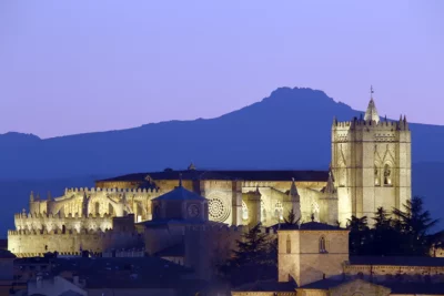Ávila e il Viaggio nel Tempo: la Magia del Mercado de Las Tres Culturas 7 Ávila Giornate Medievali, Mercado de las Tres Culturas 2026, Feste medievali Spagna, Mura di Ávila UNESCO,