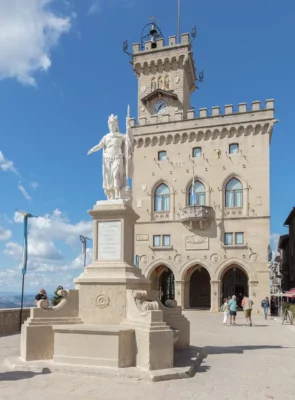 Molto più di una gita: perché è il momento di scoprire San Marino (anche da soli) 4 Cosa vedere a San Marino / guida San Marino / viaggio in solitaria / Lonely Planet San Marino / Monte Titano