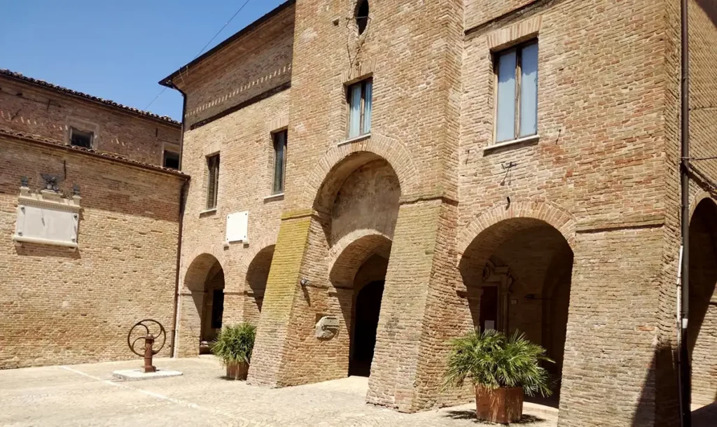 Borghi Invisibili Marche, itinerario borghi Marche, cosa vedere Barchi Orciano, turismo culturale Marche, rigenerazione urbana borghi