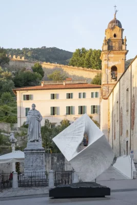 Mostra Gustavo Vélez Pietrasanta 2026 - Le dimensioni dell'equilibrio