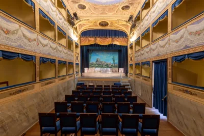 Teatri condominiali UNESCO: itinerario in 10 tappe tra Marche, Umbria ed Emilia-Romagna 5 teatri condominiali unesco, teatri unesco italia centrale, itinerario teatri unesco, patrimonio unesco marche umbria emilia romagna, teatri all'italiana unesco