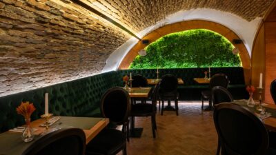 Dove mangiare a Sighisoara: ristoranti e sapori da scoprire nella città medievale 4 Interni di Casa Joseph Haydn Wine and Cuisine a Sighisoara