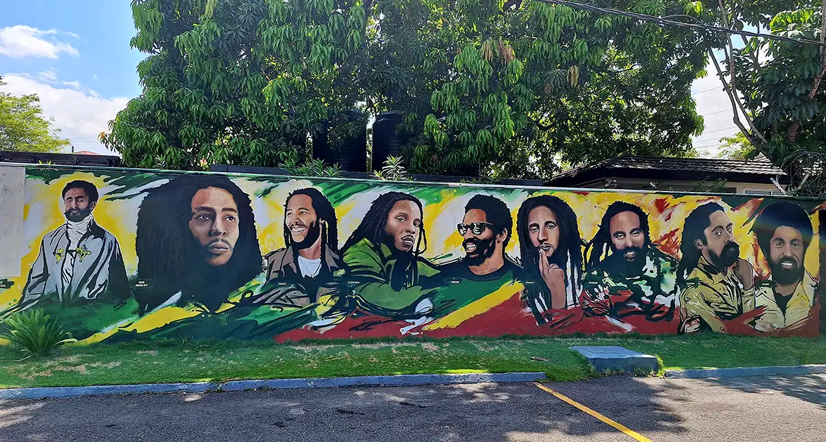 Giamaica Esterno del Bob Marley Museum Bob Marley Museum Kingston, Cosa vedere in Giamaica, Storia della Giamaica Rastafari,