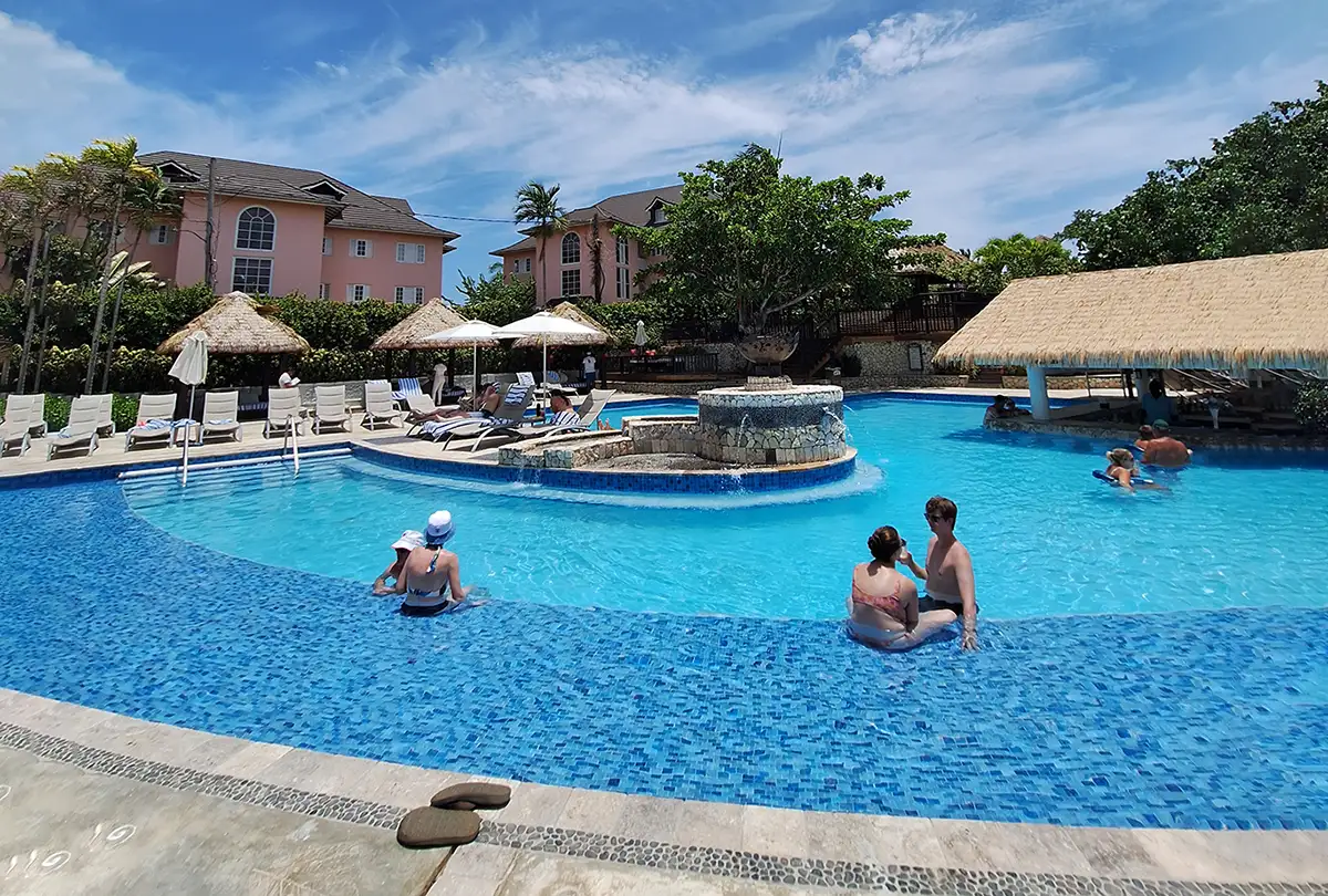 Giamaica piscina al Sandals Ochi viaggio in Giamaica, Sandals Ochi Beach Resort,