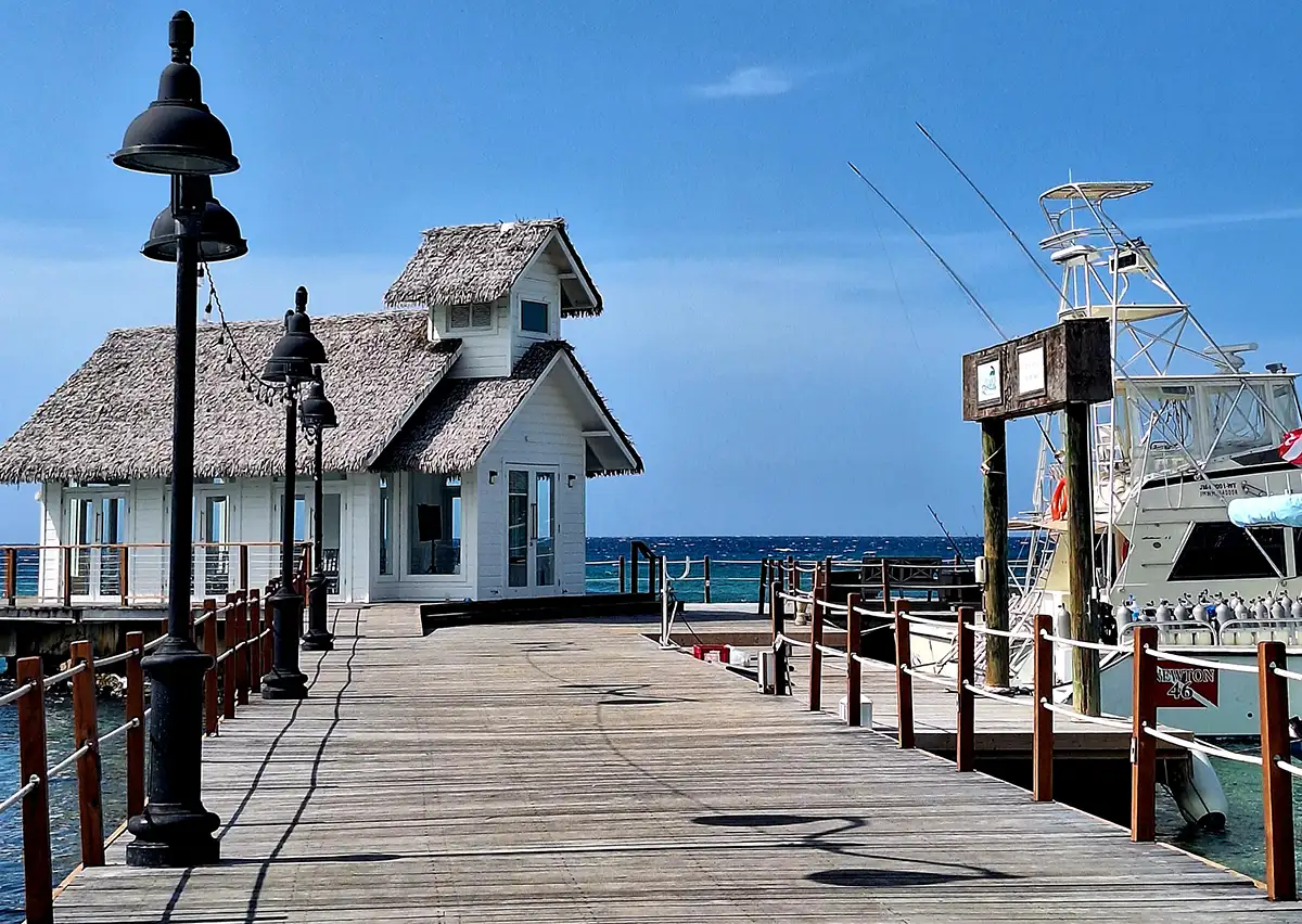 Viaggio in Giamaica Chiesa di Ochi sul mare Vacanze romantiche Giamaica, Laguna Blu Giamaica, Matrimonio in Giamaica Sandals,