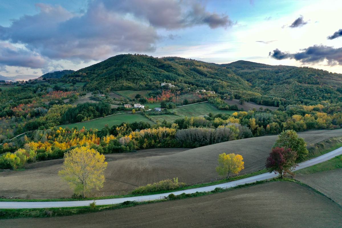Idee weekend novembre tra colline umbre e foliage autunnale
