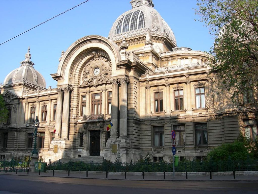 Palazzo CEC nella Piccola Parigi Bucarest