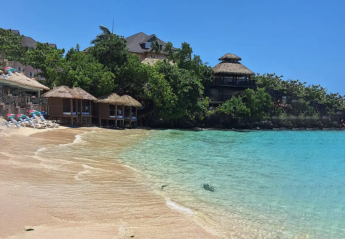 viaggjo in Giamaica la spiaggia del Sandals Ochi viaggio in Giamaica, Sandals Ochi Beach Resort, Dunn's River Falls