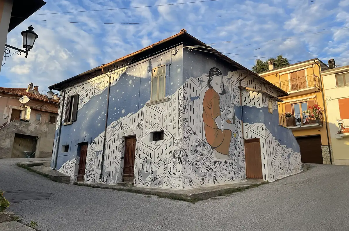 Marsica, itinerario Abruzzo, Aielli Borgo Universo