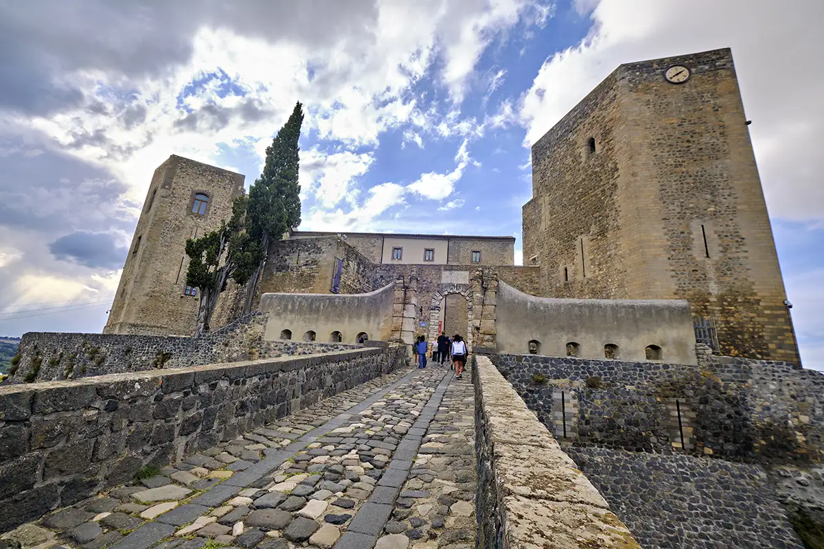 Basilicata del Nord, Vulture, Venosa, Melfi, castelli,