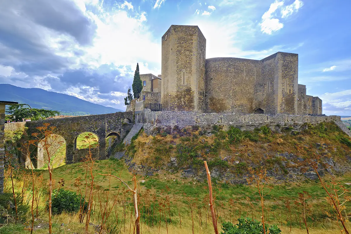 Basilicata del Nord, Vulture, Venosa, Melfi, castelli,